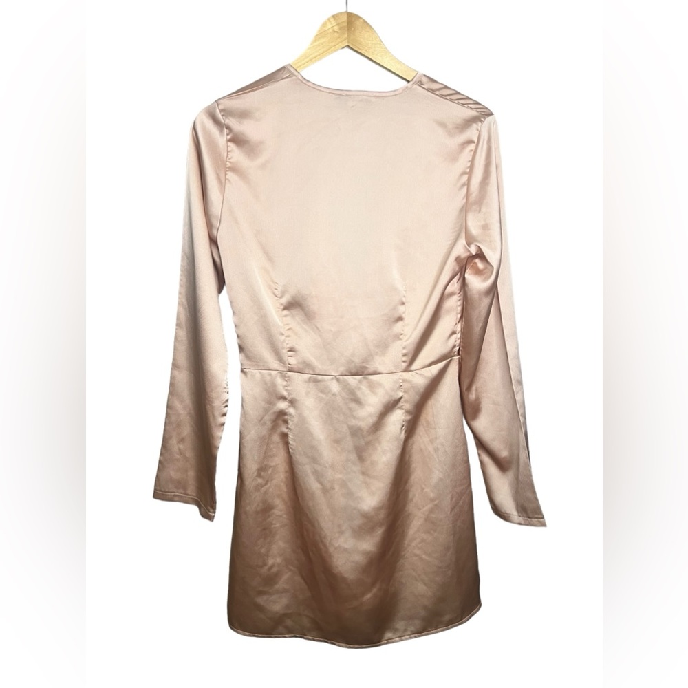 PrettyLittleThing Satin Blush Dress - Picture 4 of 7